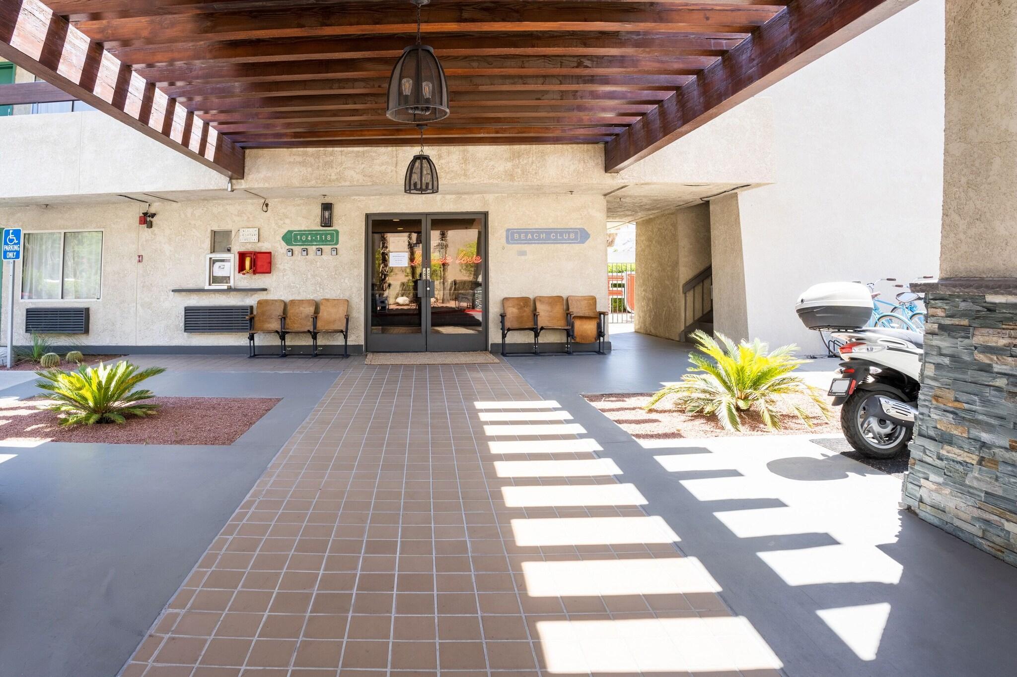 Vista Lobby Infusion Beach Club