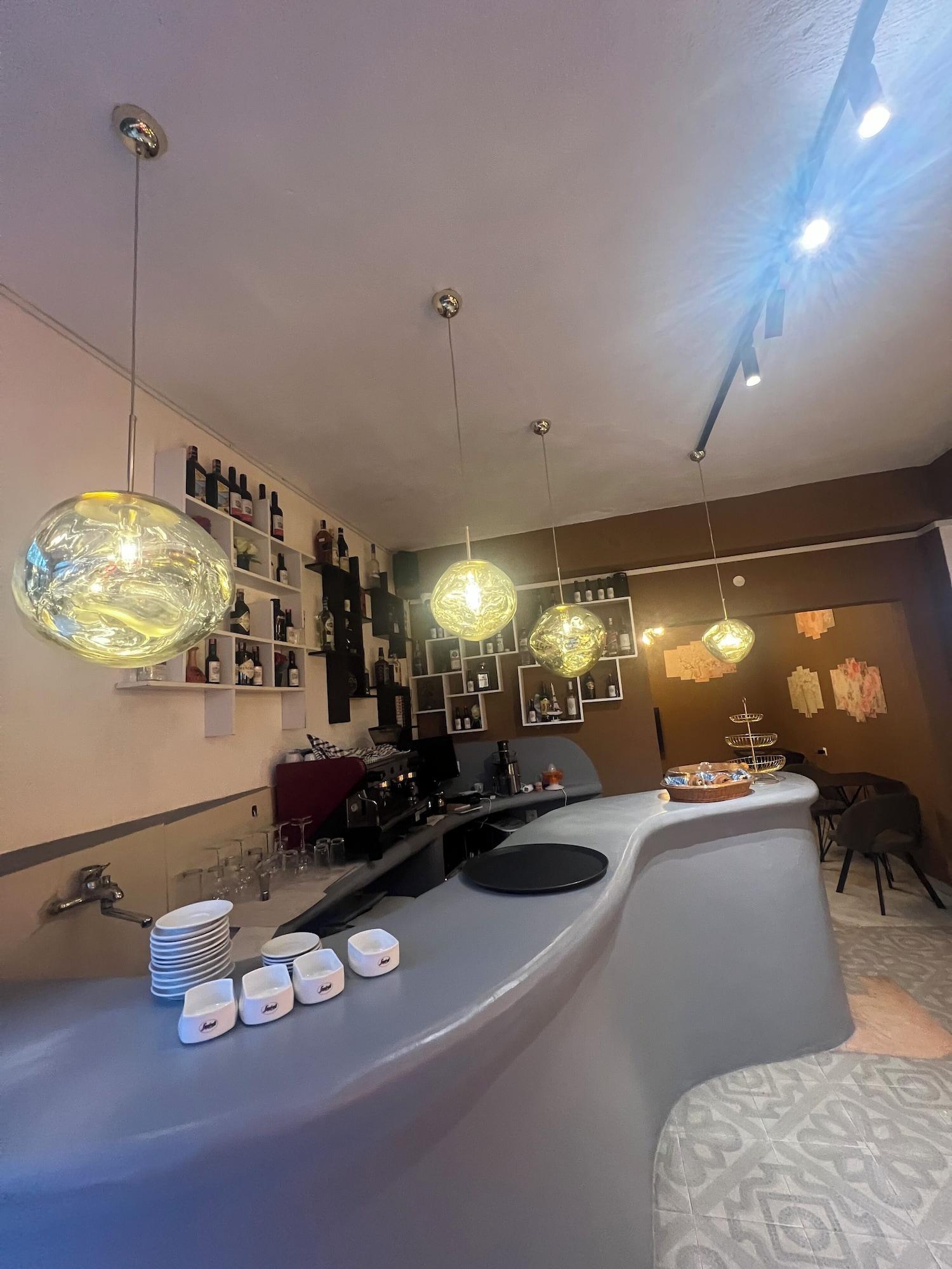 Bar/lounge Golden Flower Hotel