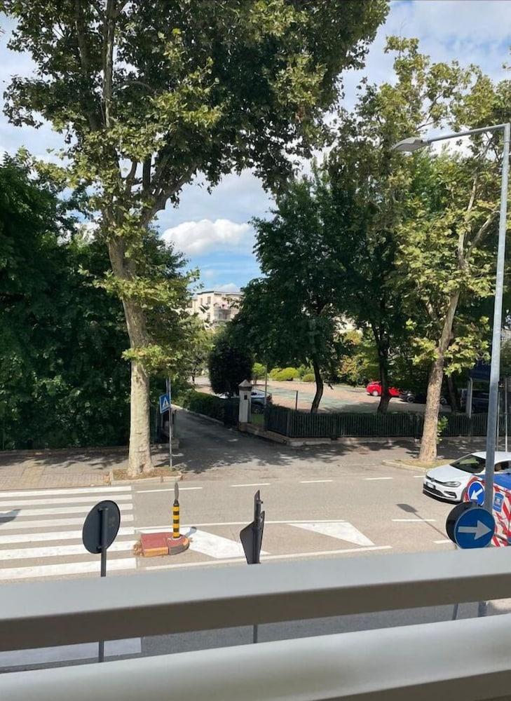 Varios Venice Green Residence