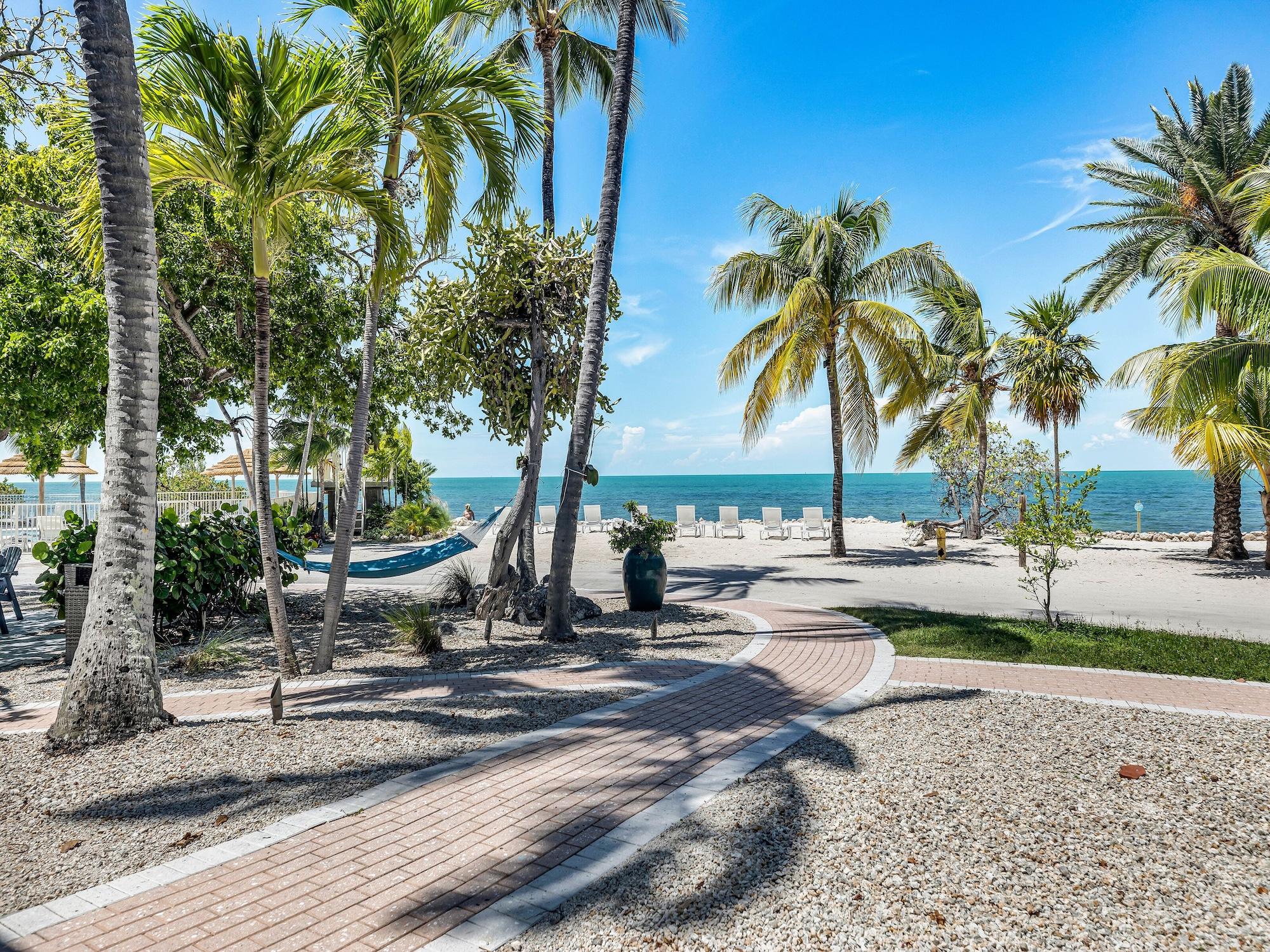 Vista Exterior Lime Tree Bay Resort