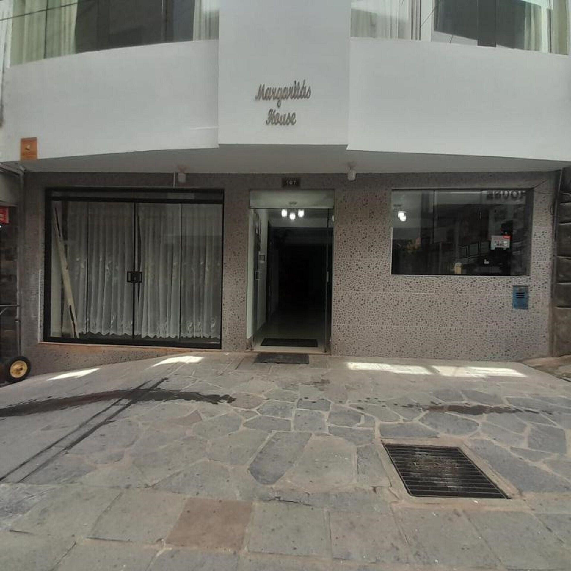 Varios Margarita's House Hotel
