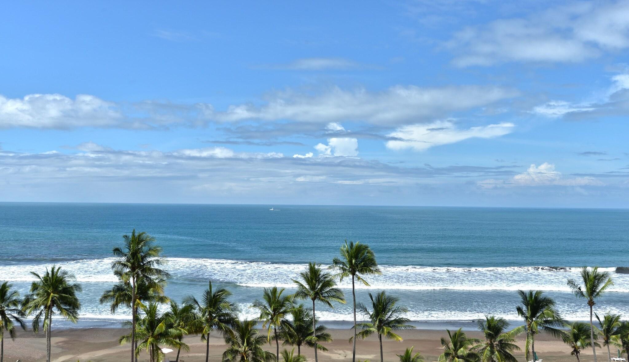 Vista Exterior HRG Condos at Los Sueños
