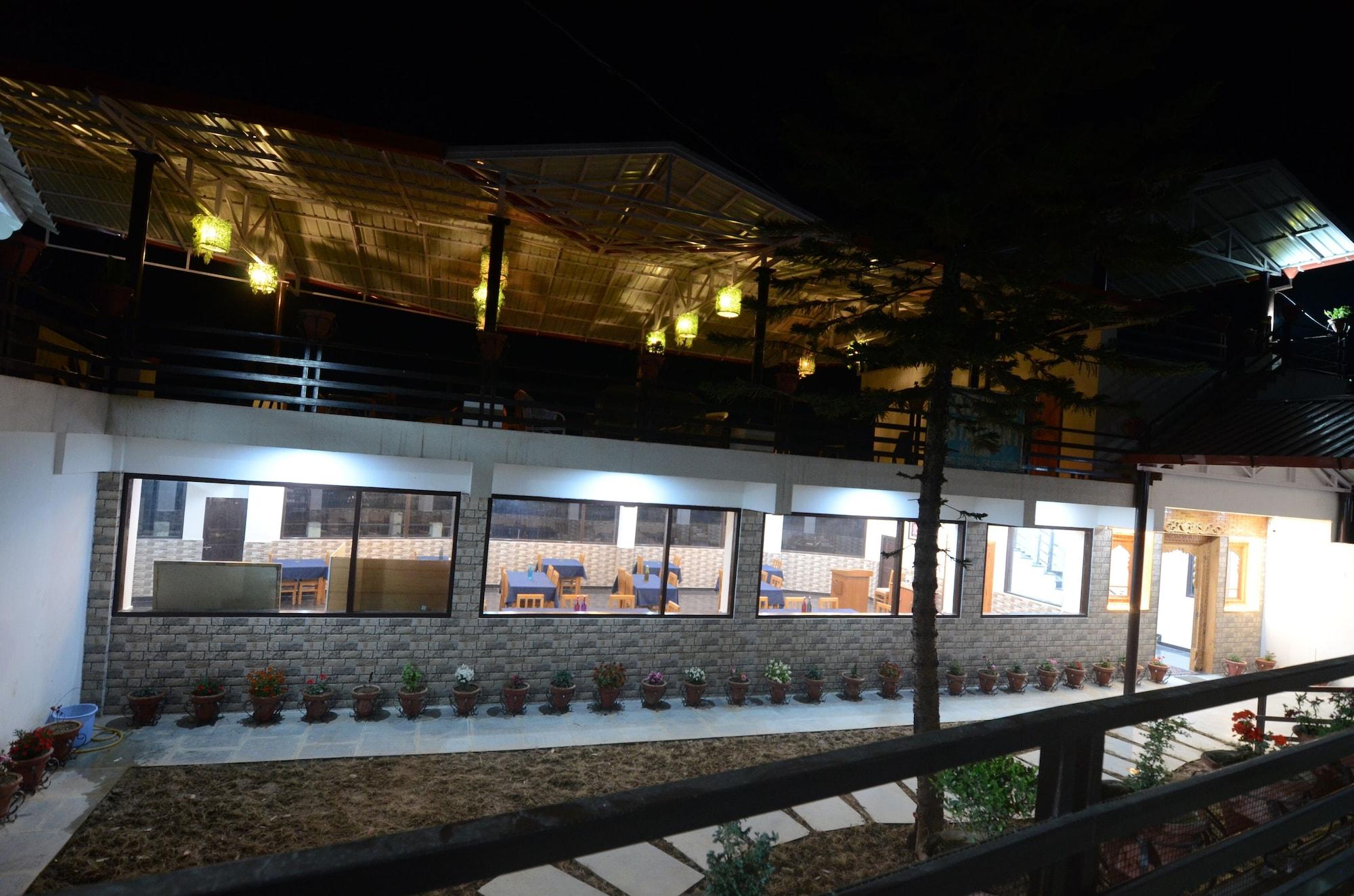 Restaurant Uttarakhand Resort