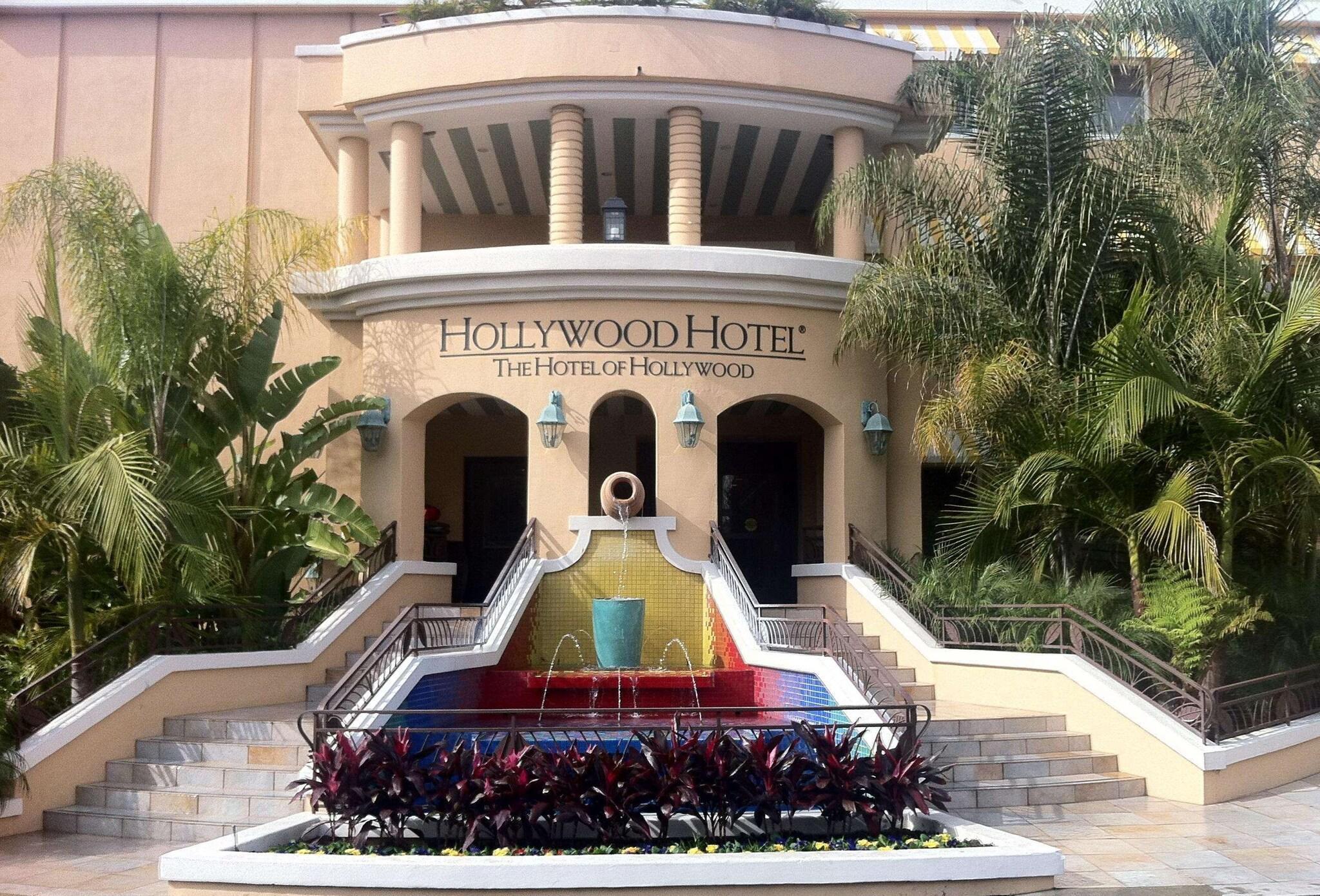 Vista Exterior Hollywood Hotel