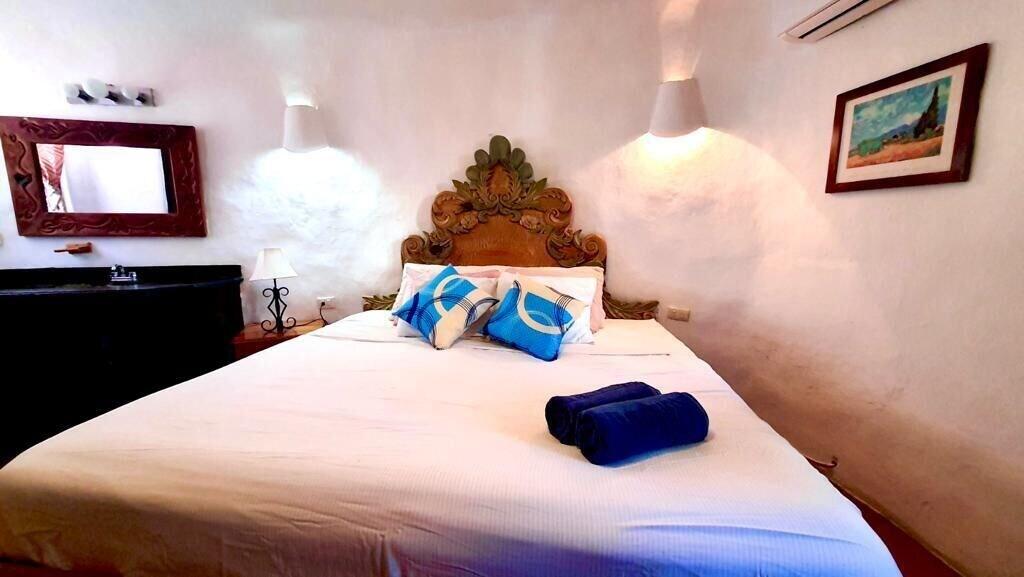 Varios Hippie Villa Cancun