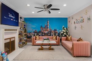 Alquiler Vacacional - Disneyland Oasis: Heated Pool, Arcade, theater +