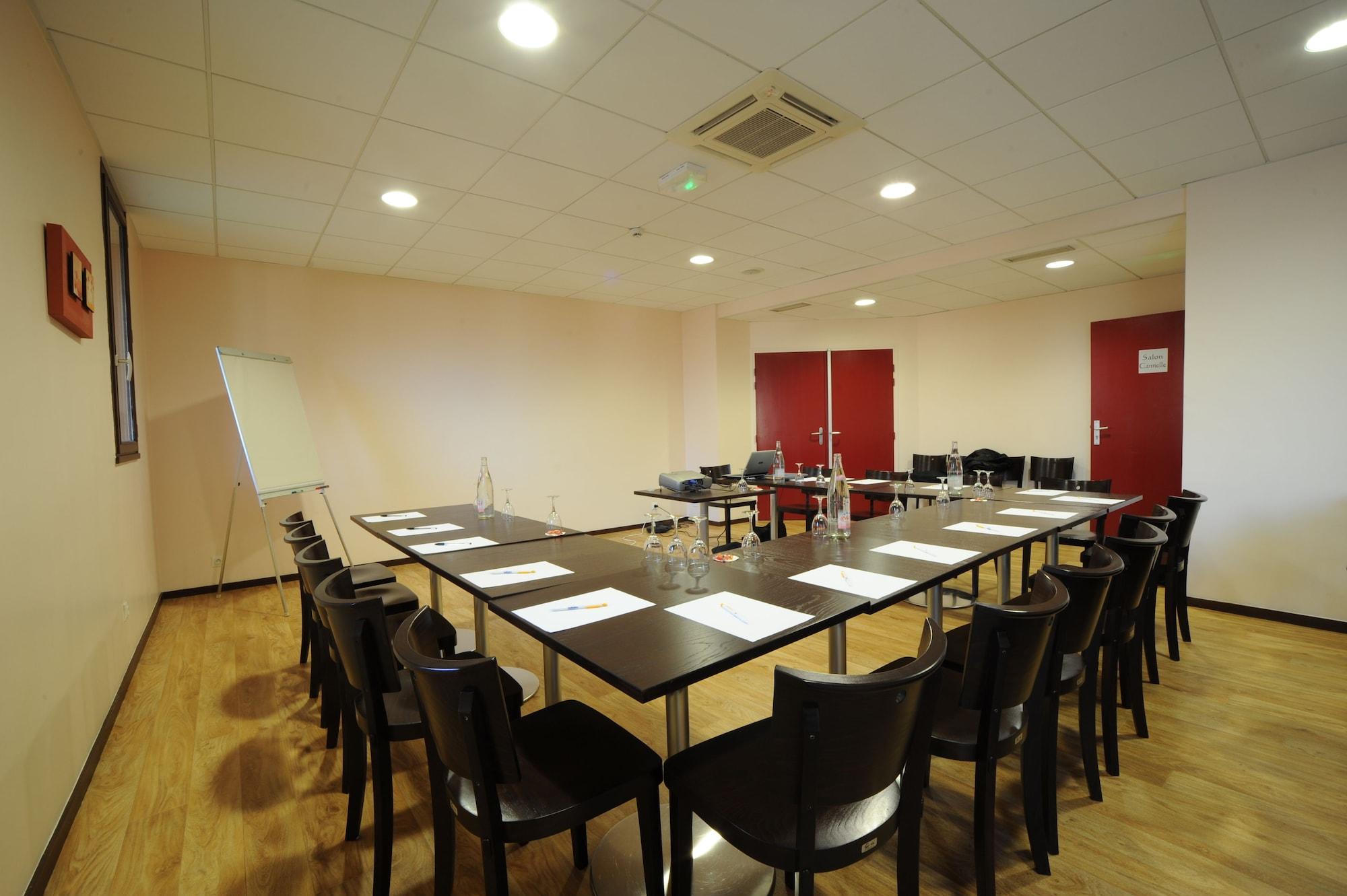 Sala de Reuniones L'Acanthe Hôtel