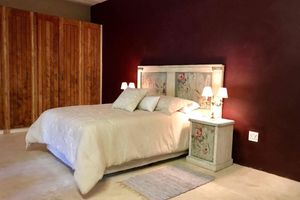 Alquiler Vacacional - Solar powered. Large Garden Apartment, Central & Secure Neighbourhood.