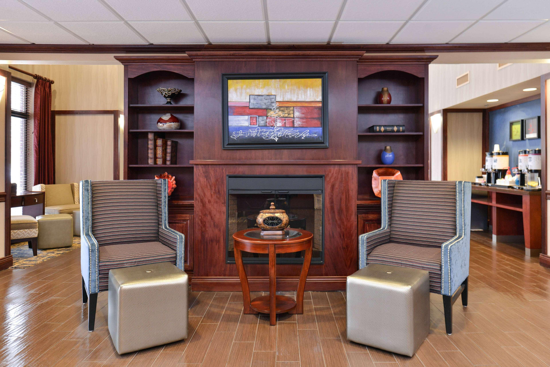 Vista Lobby Hampton Inn & Suites Muncie