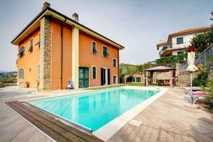 Alquiler Vacacional - House / Villa - Imperia Oneglia