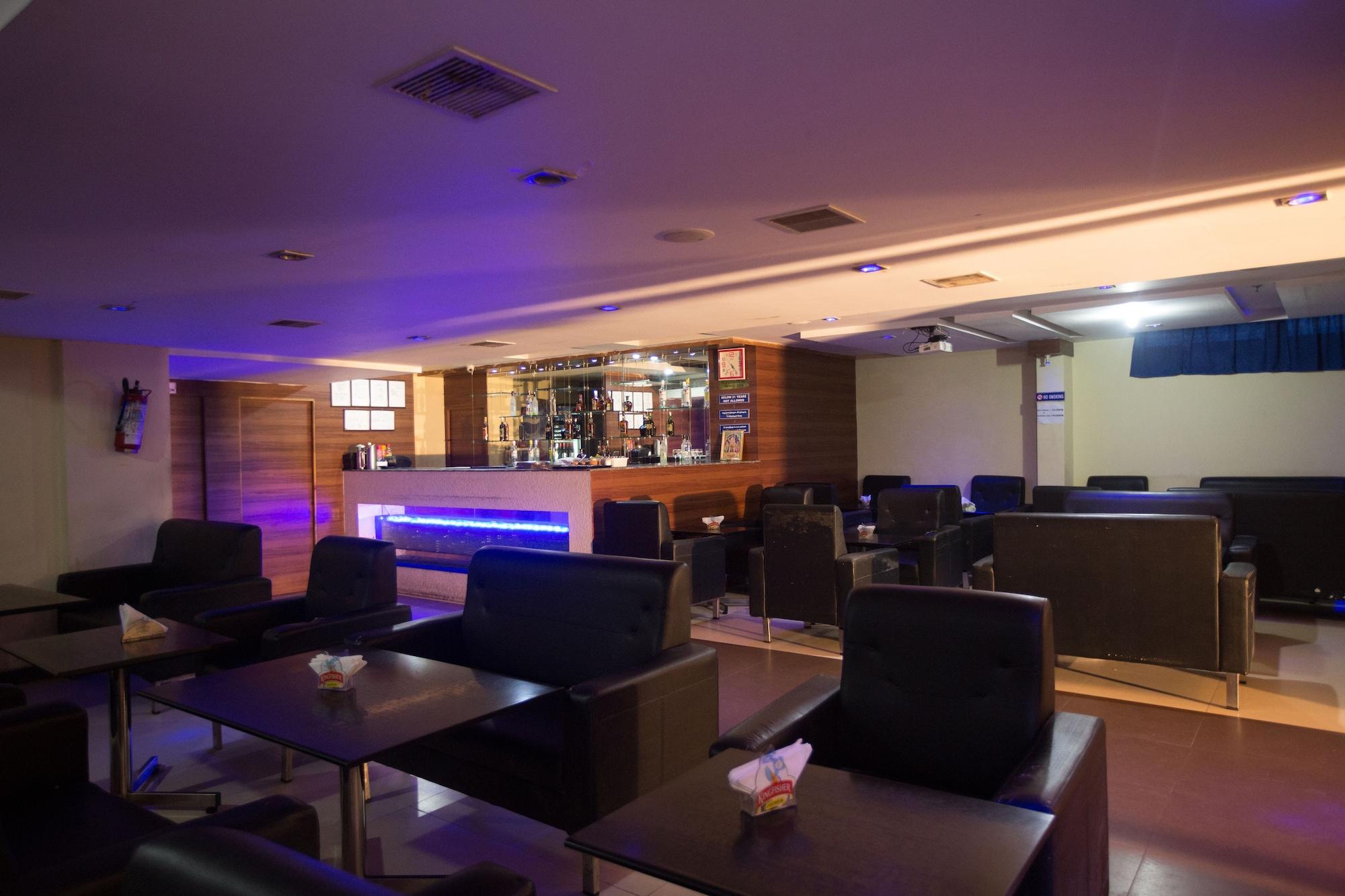 Bar/Salón Mahalaya Residency