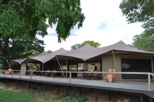 Alojamiento - Chamabondo Tented Camp