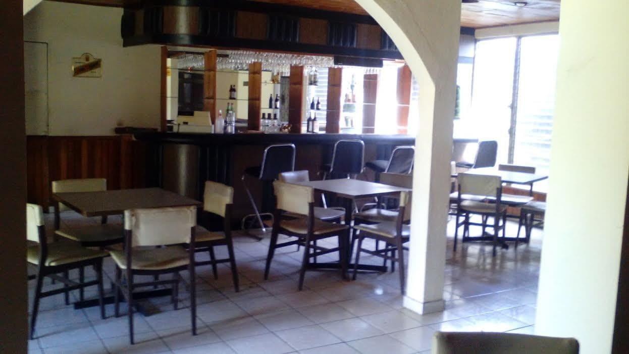 Bar/Salón Hotel El Parador