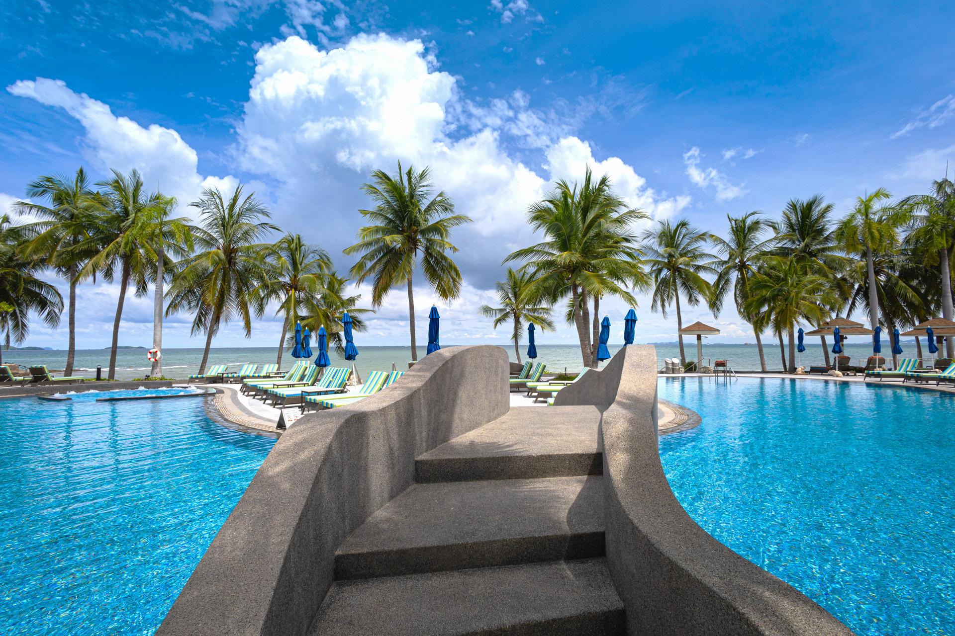 Vista Piscina Royal Wing Suites & Spa Pattaya