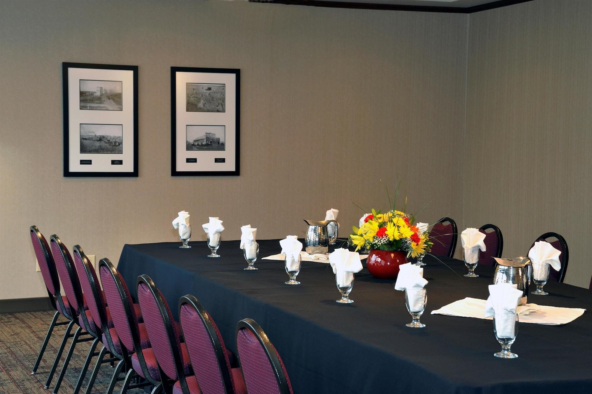 Sala de Reuniones Best Western Premier Denham Inn & Suites