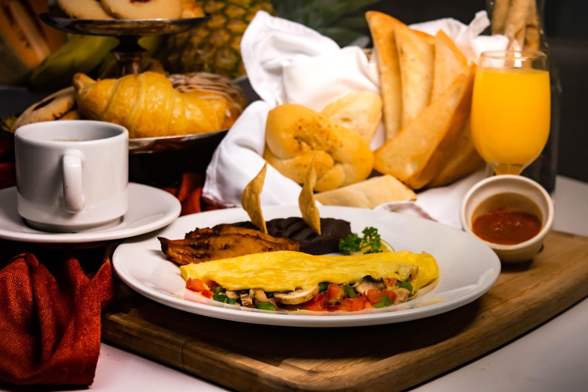 Restaurant Clarion Suites Guatemala City