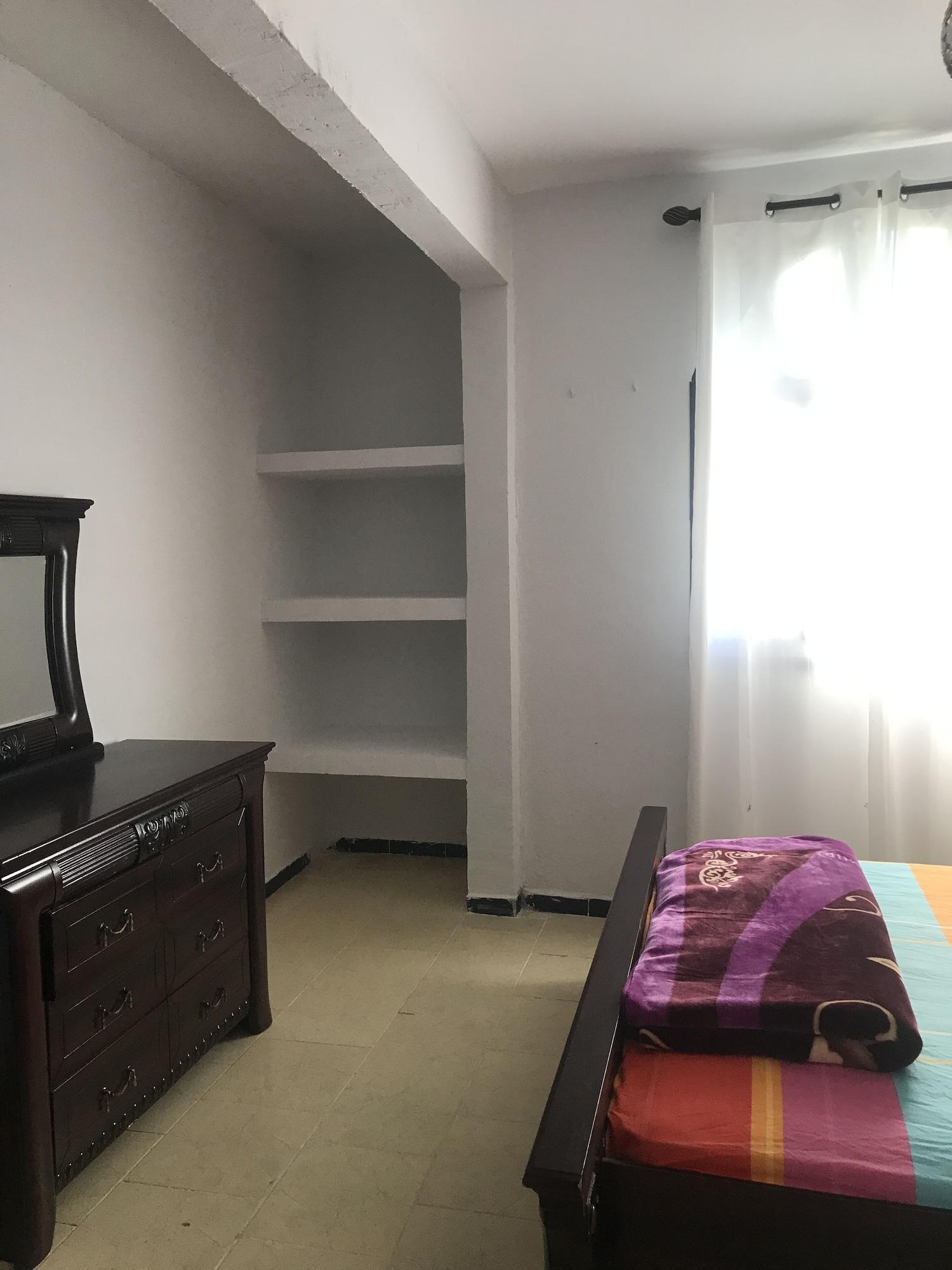 Habitación Too Many Suites