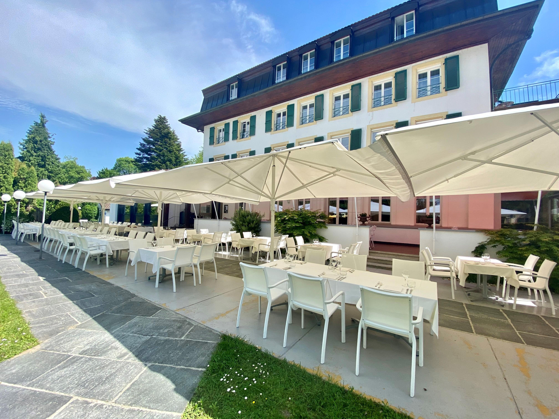 Varios Hotel La Prairie