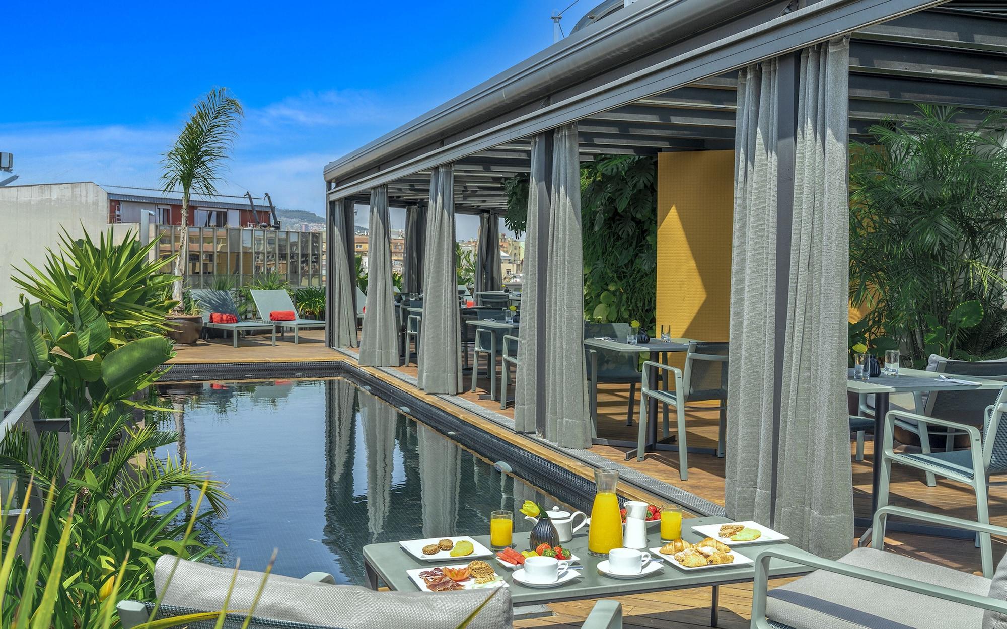 Vista Piscina Cram Hotel