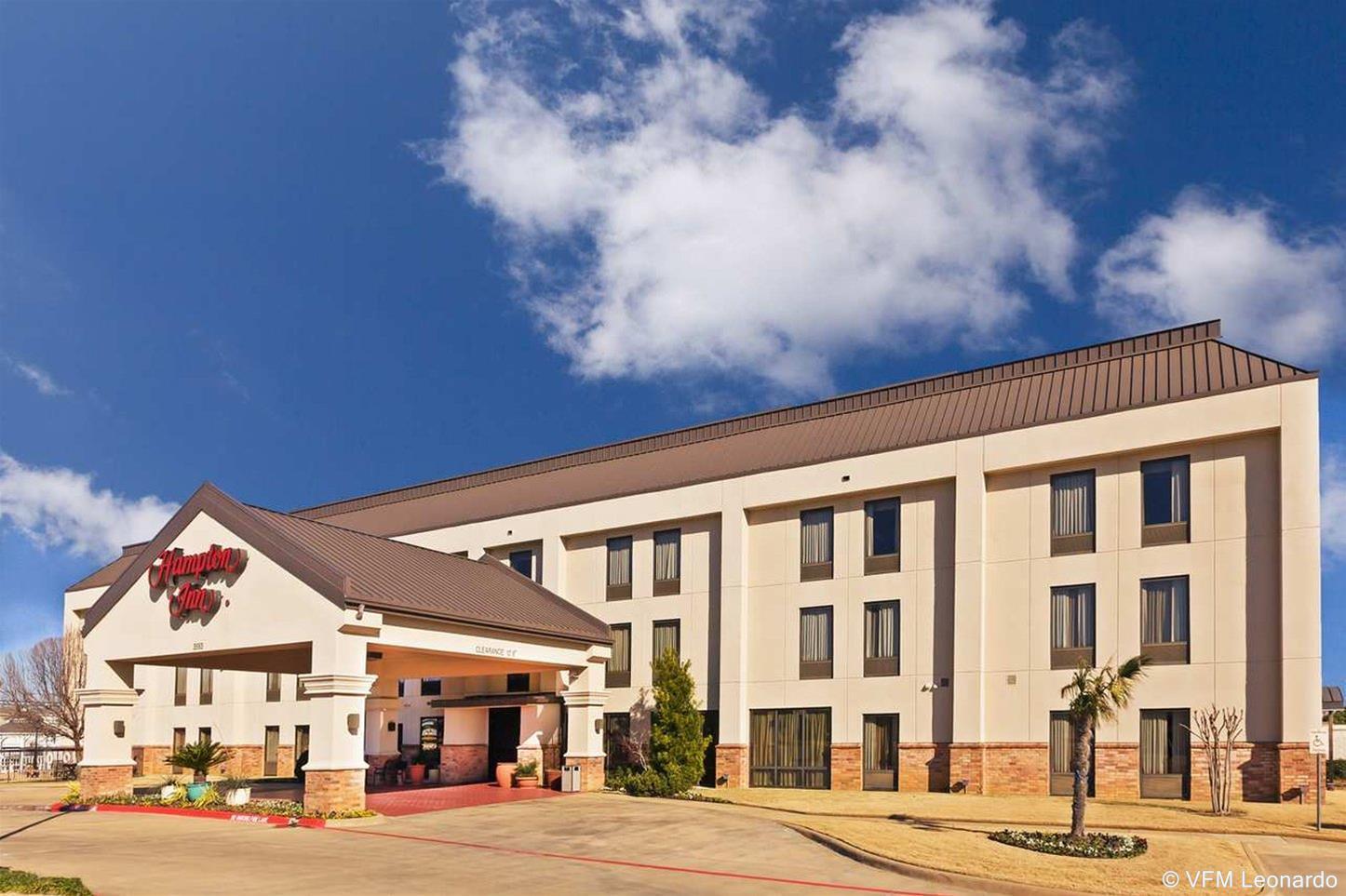 Vista Exterior Hampton Inn Paris