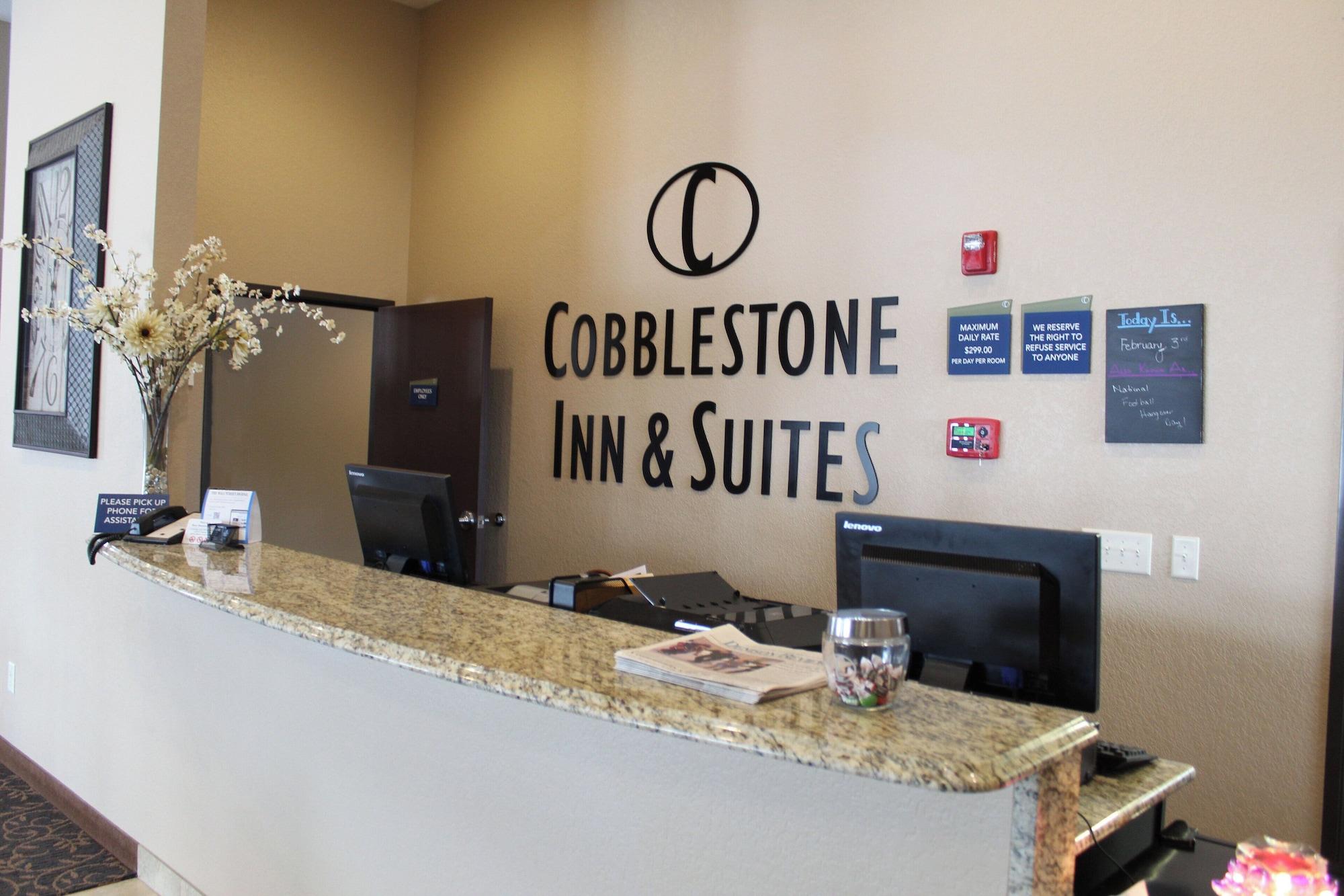 Vista Lobby Cobblestone Inn & Suites - Denison - Oak Ridge
