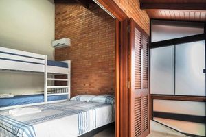 Alquiler Vacacional - House with solarium overlooking the sea, with heated pool and barbecue.