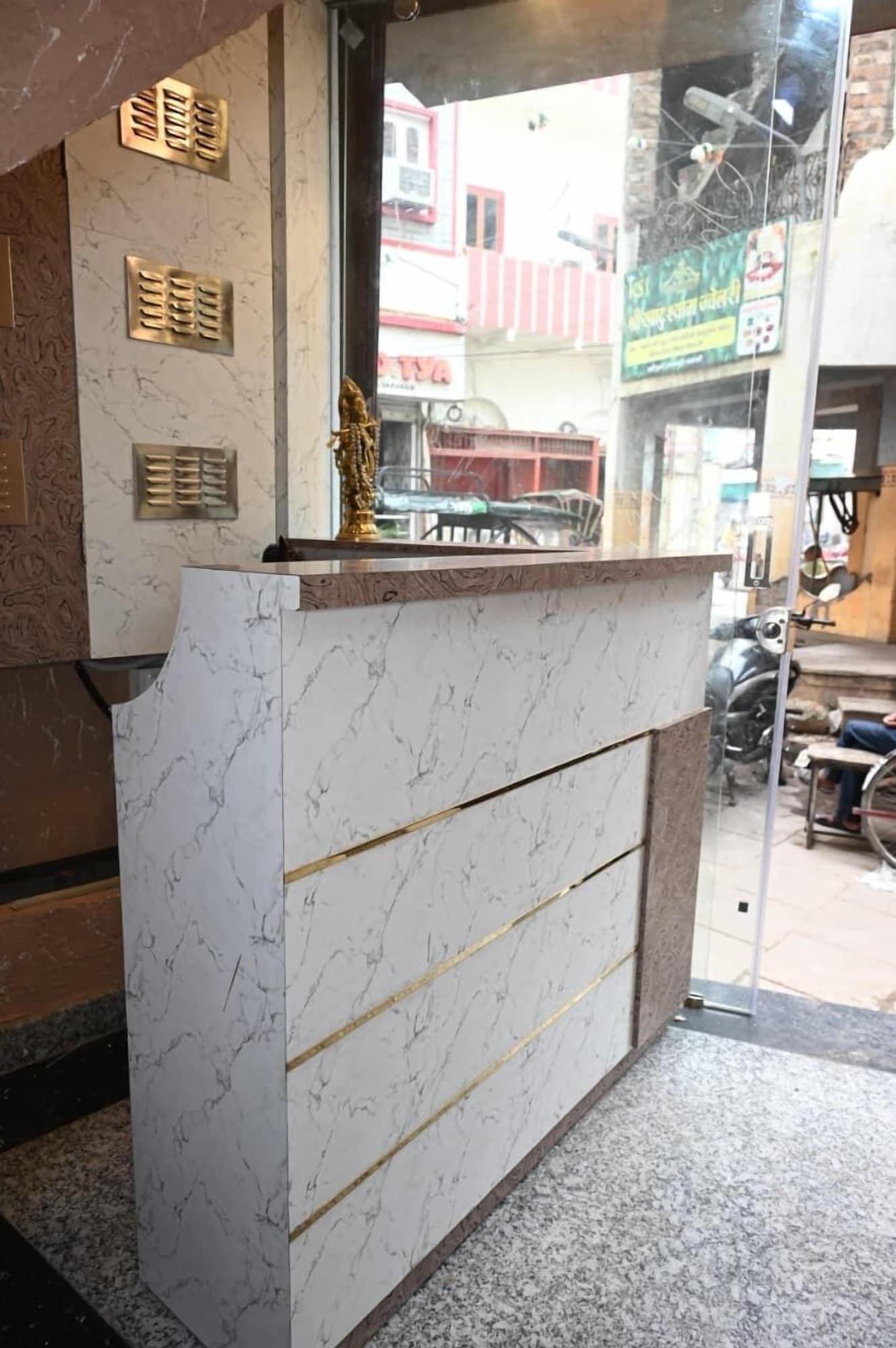 Vista do lobby Sawaria Residency