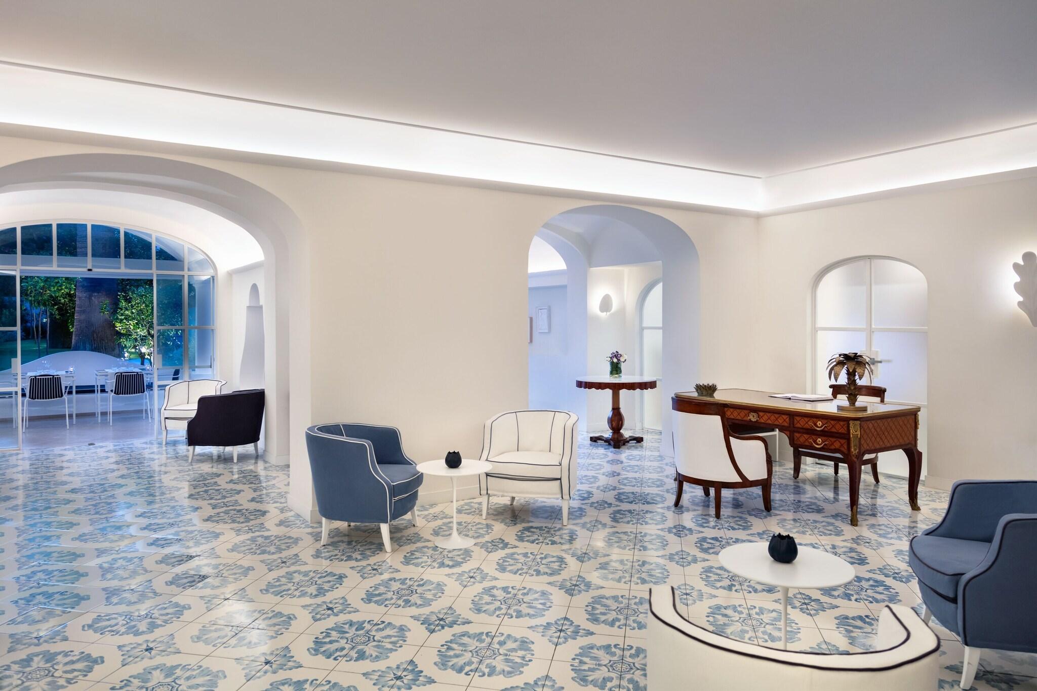 Vista Lobby Pazziella Garden & Suites