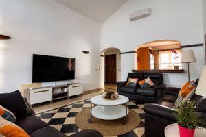 Renta temporal - Stunning detached villa with sea view, beautiful landscaped gardens,  A/C & wifi