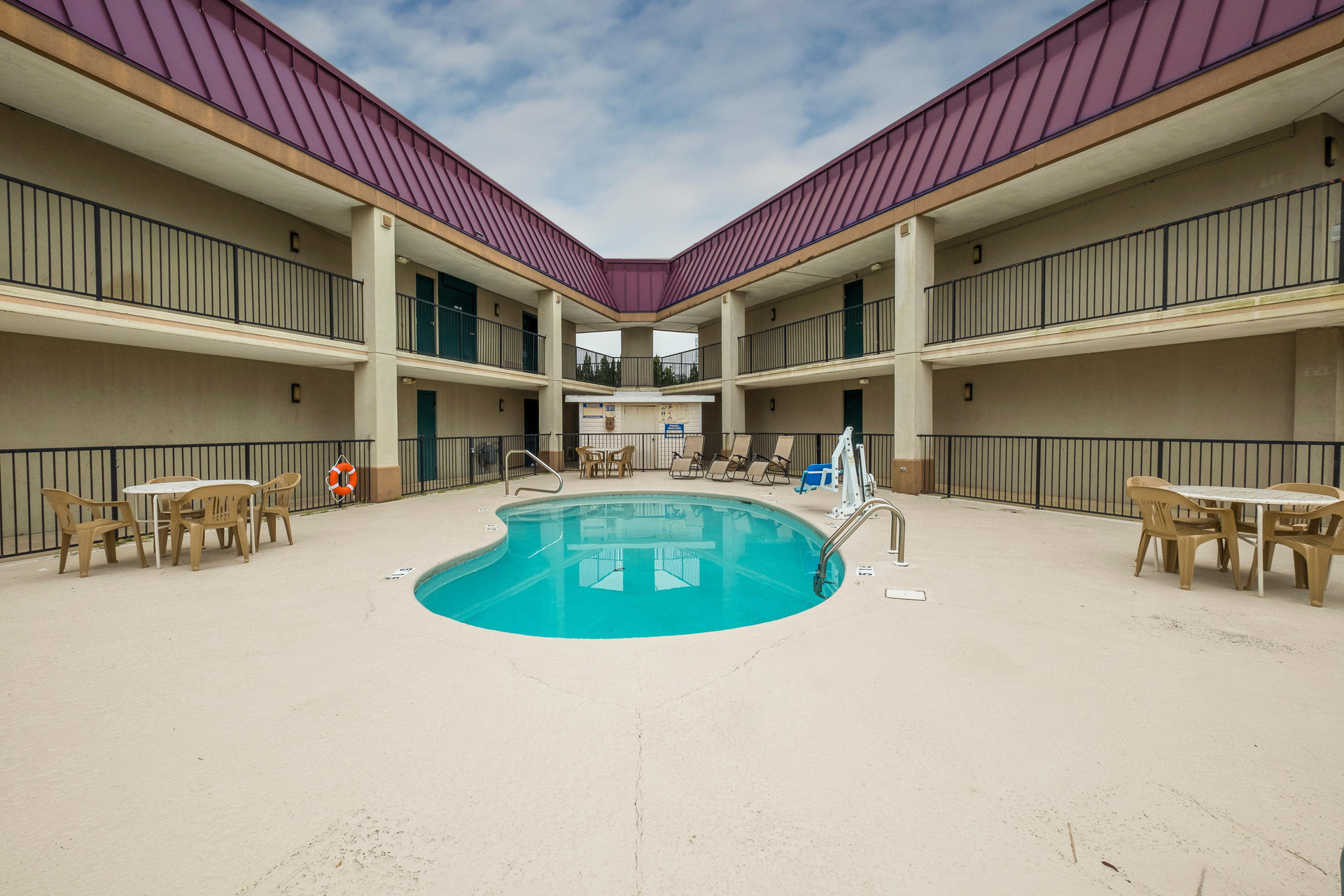 Vista Exterior Red Roof Inn Mobile North - Saraland