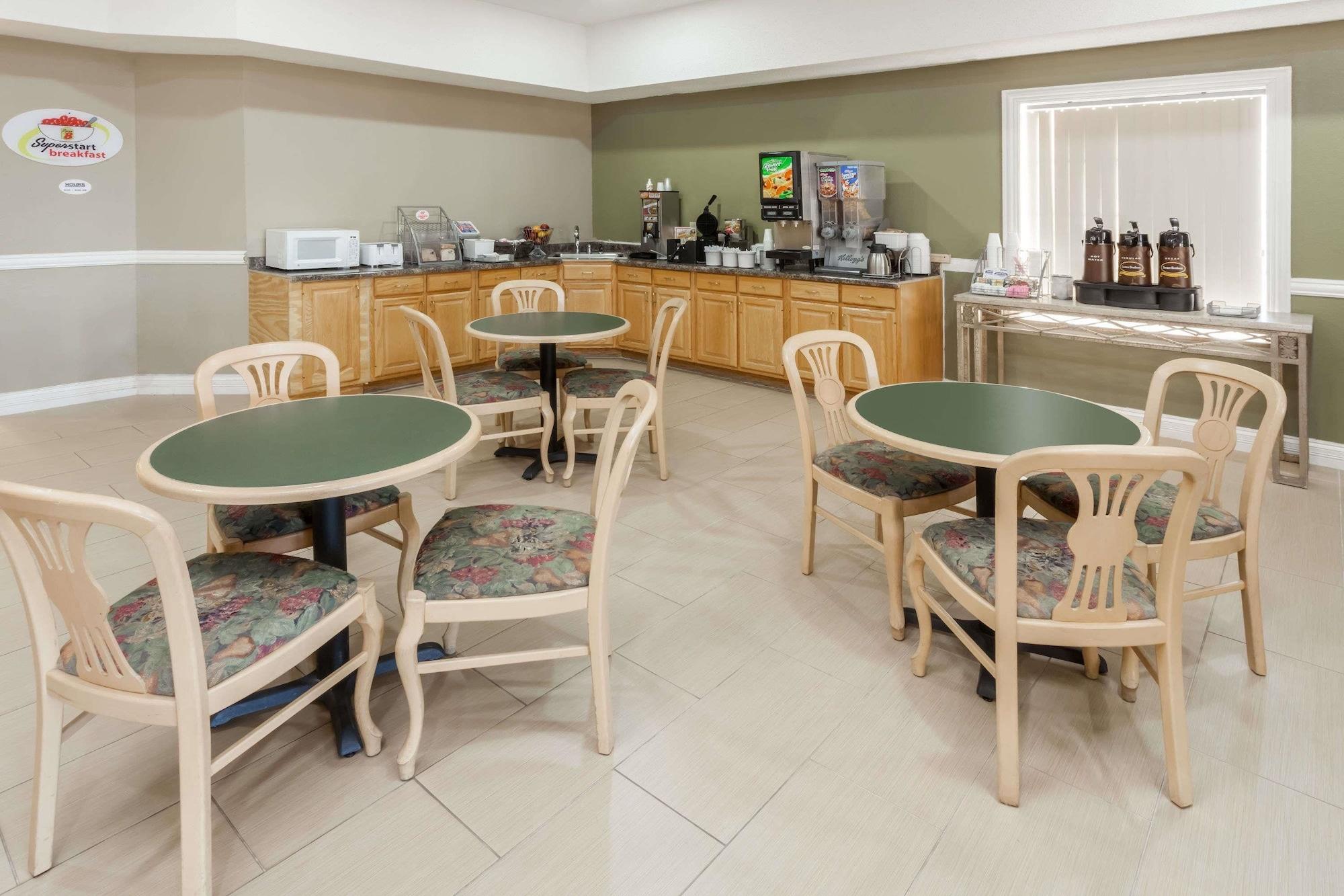 Restaurant Super 8 by Wyndham Rochester