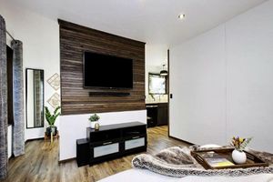 Alquiler Vacacional - Luxury Cabin in the Woods With Hot Tub near creek