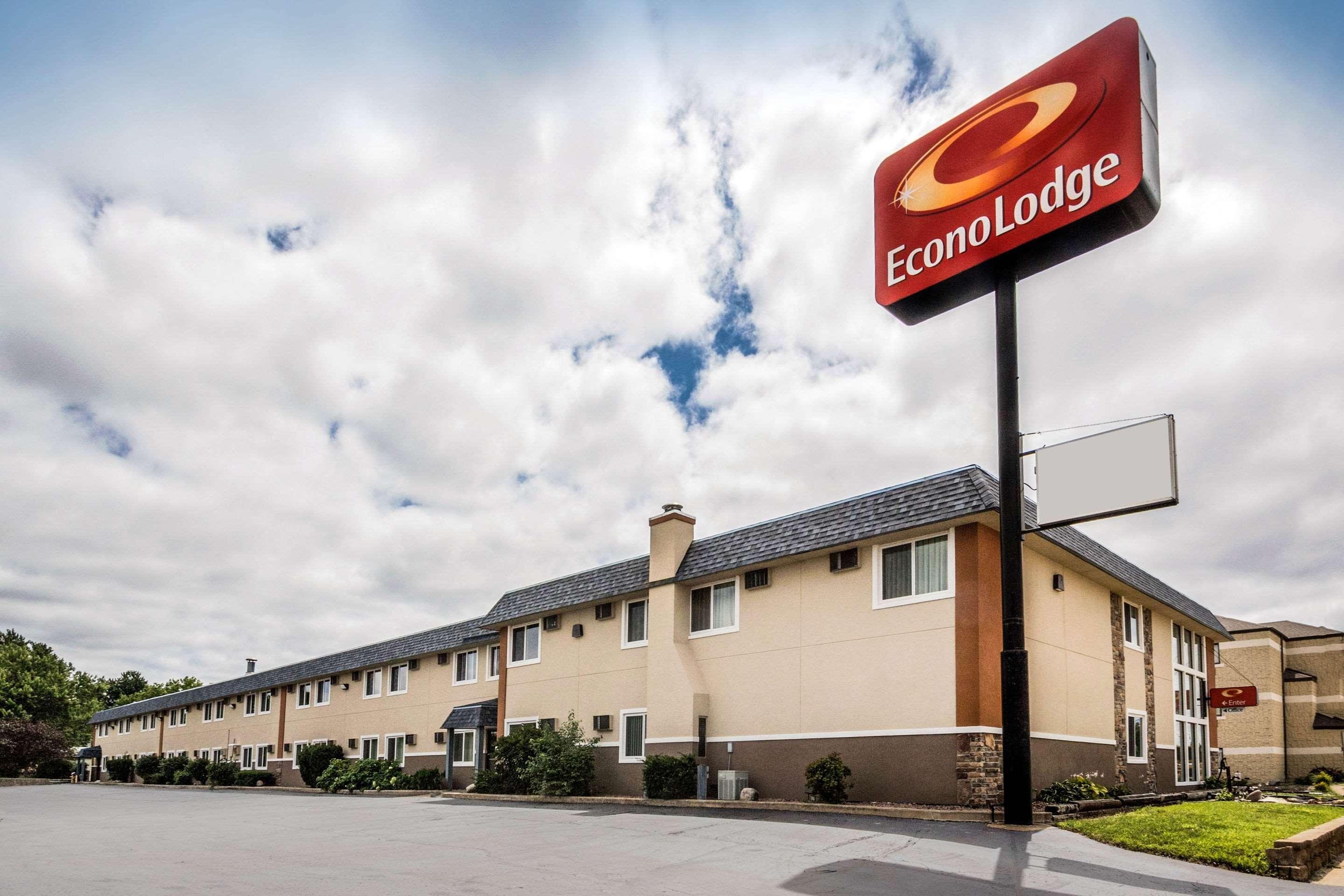 Vista Exterior Econo Lodge La Crosse