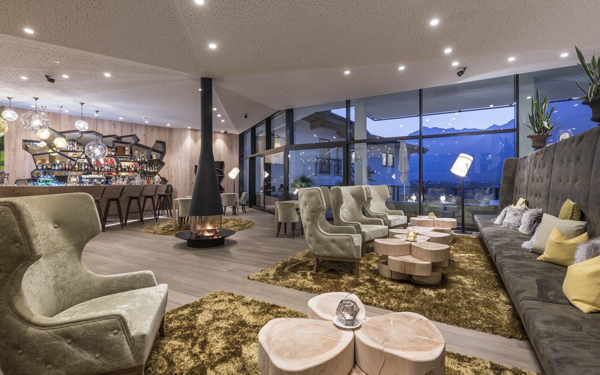 Vista Lobby Schenna Resort