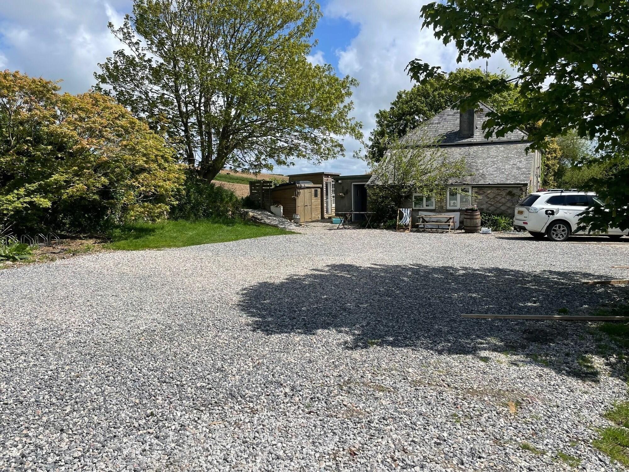 Vista Exterior Penhallow House Glamping Retreat
