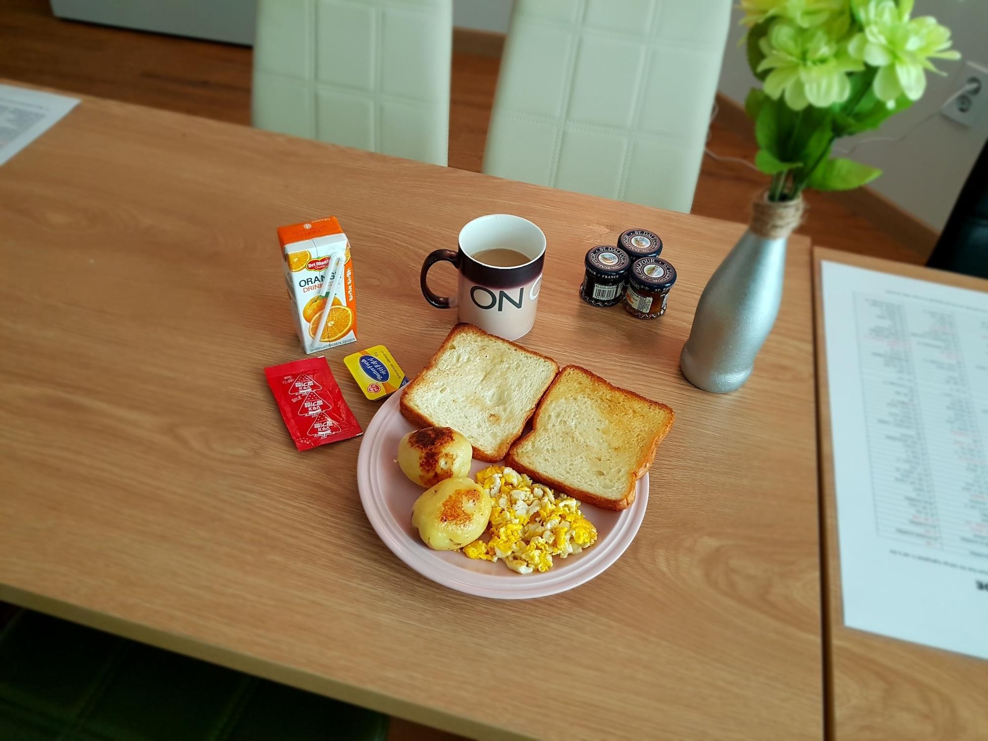 Restaurant Buzz Guest House - Hostel