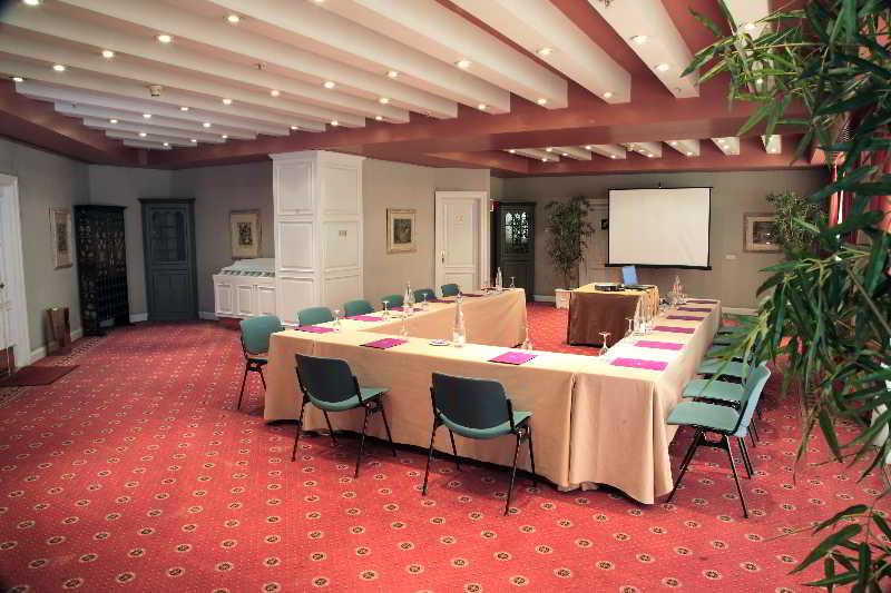 Centro de Negocios Ayre Hotel Sevilla