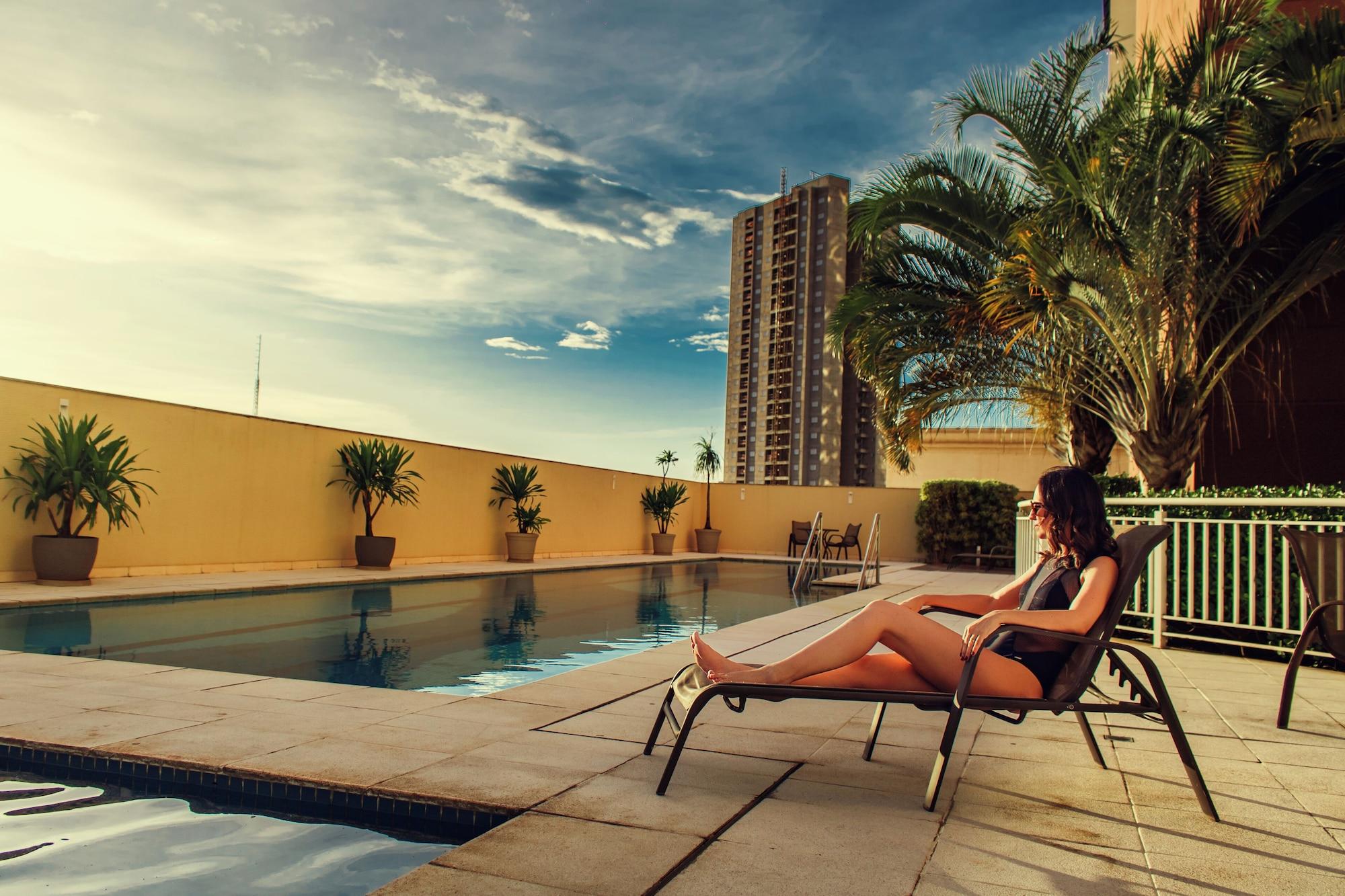 Vista Piscina Delmond Hotel