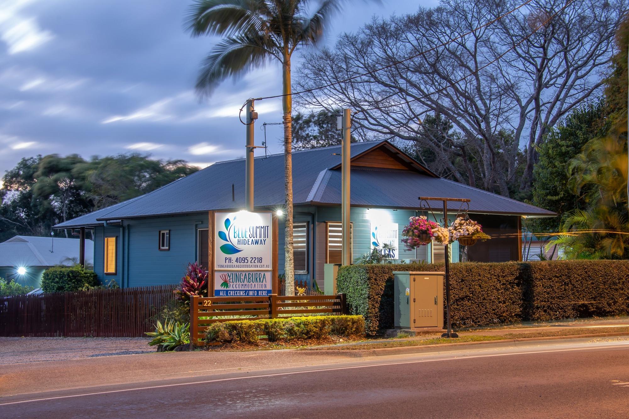 Varios Blue Summit Hideaway