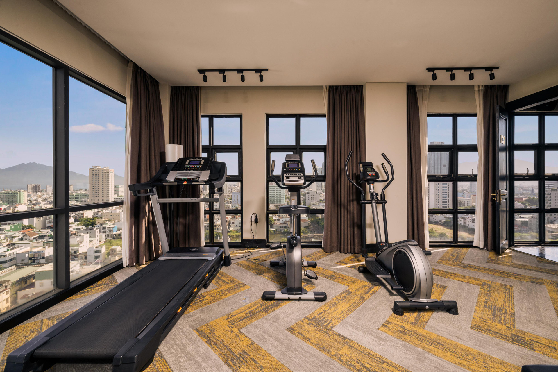 Gimnasio Sanouva Danang Hotel