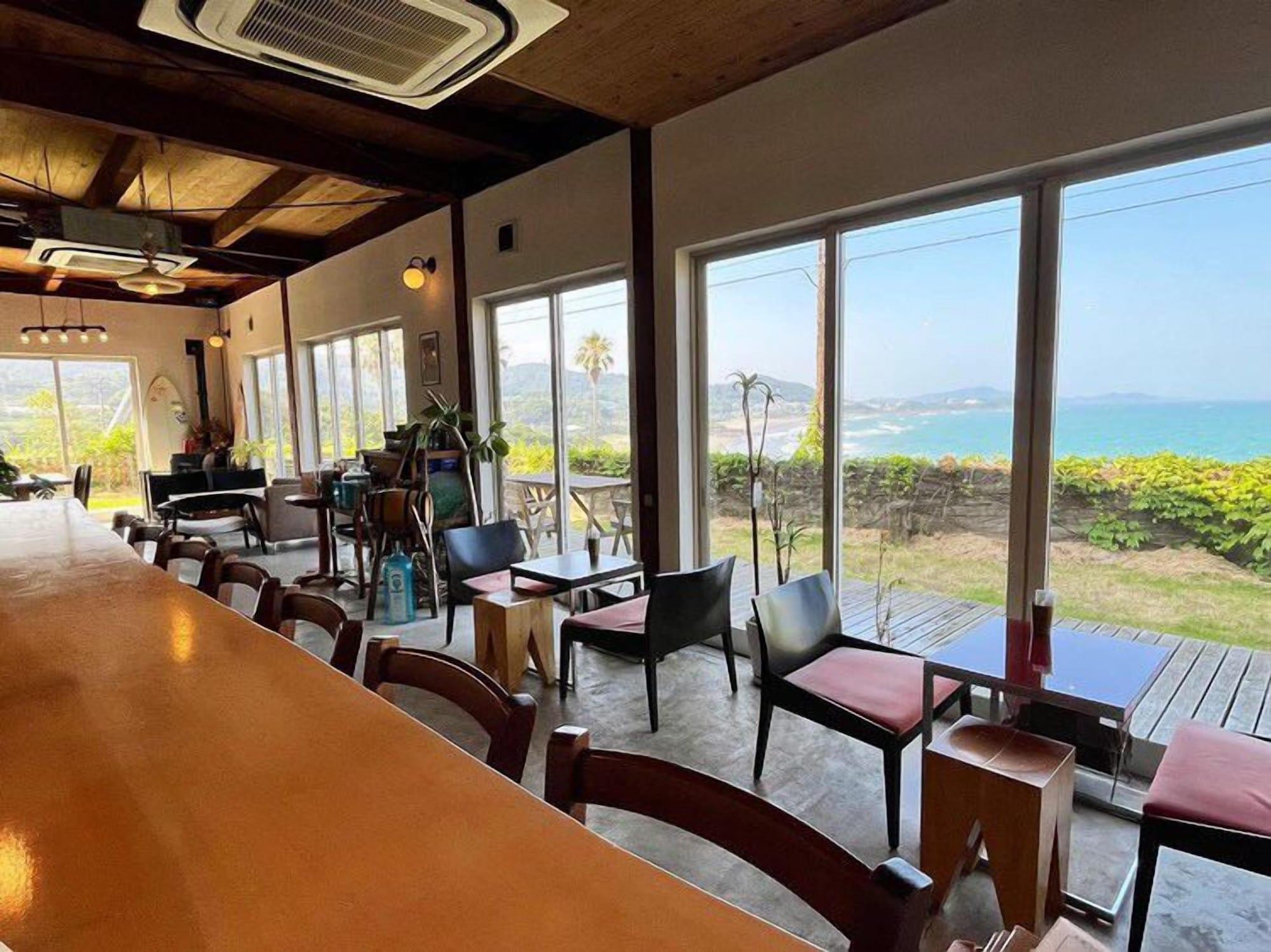 Bar/Salón Guesthouse & Beach Cafe Fuego, Hostel