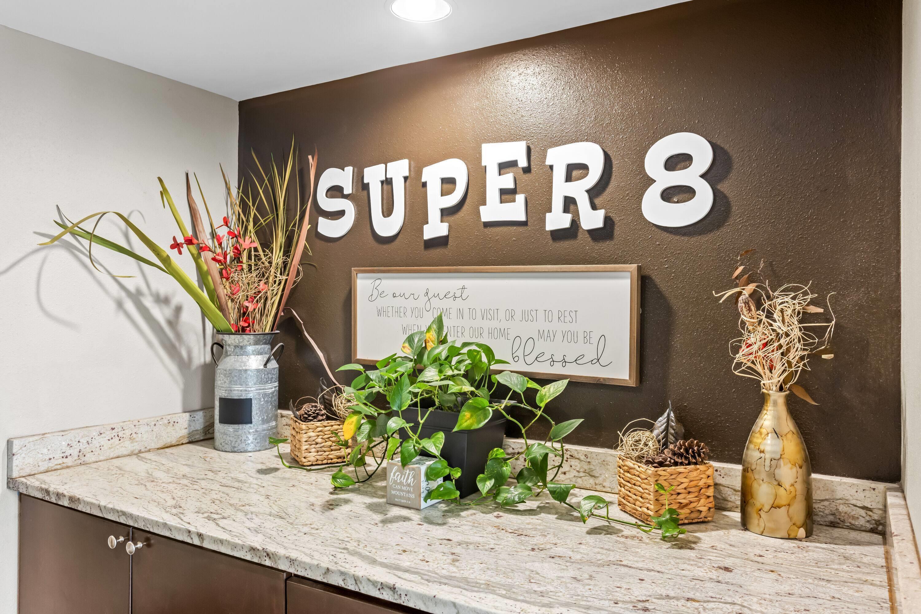 Vista Lobby Super 8 by Wyndham Valdosta GA I-75