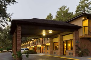 Alojamiento - Howard Johnson by Wyndham Tallahassee