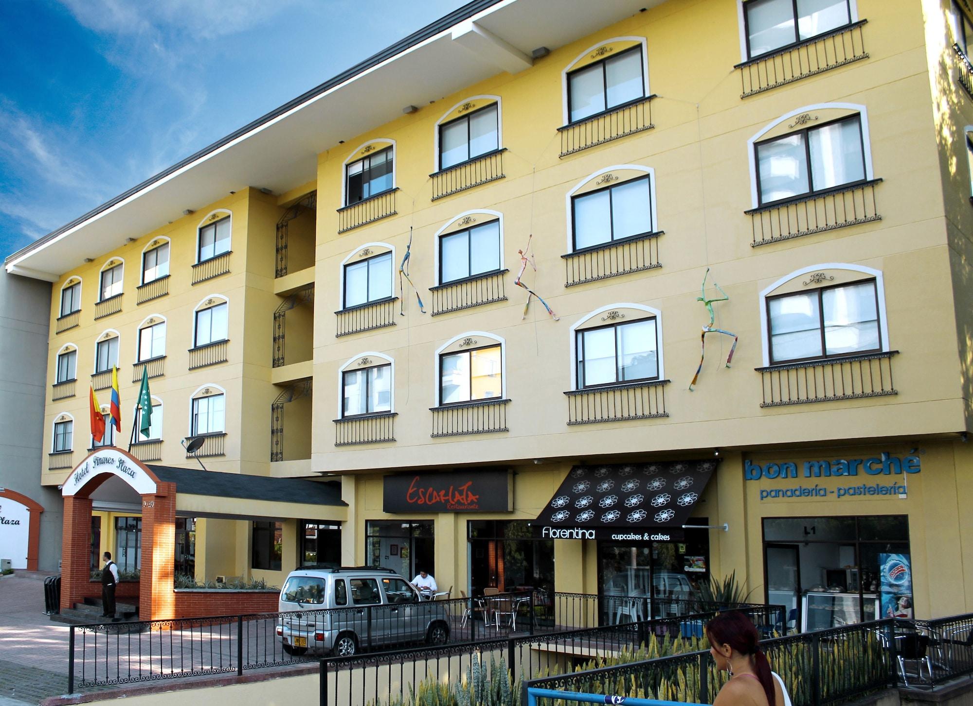 Vista Exterior Hotel Pinares Plaza