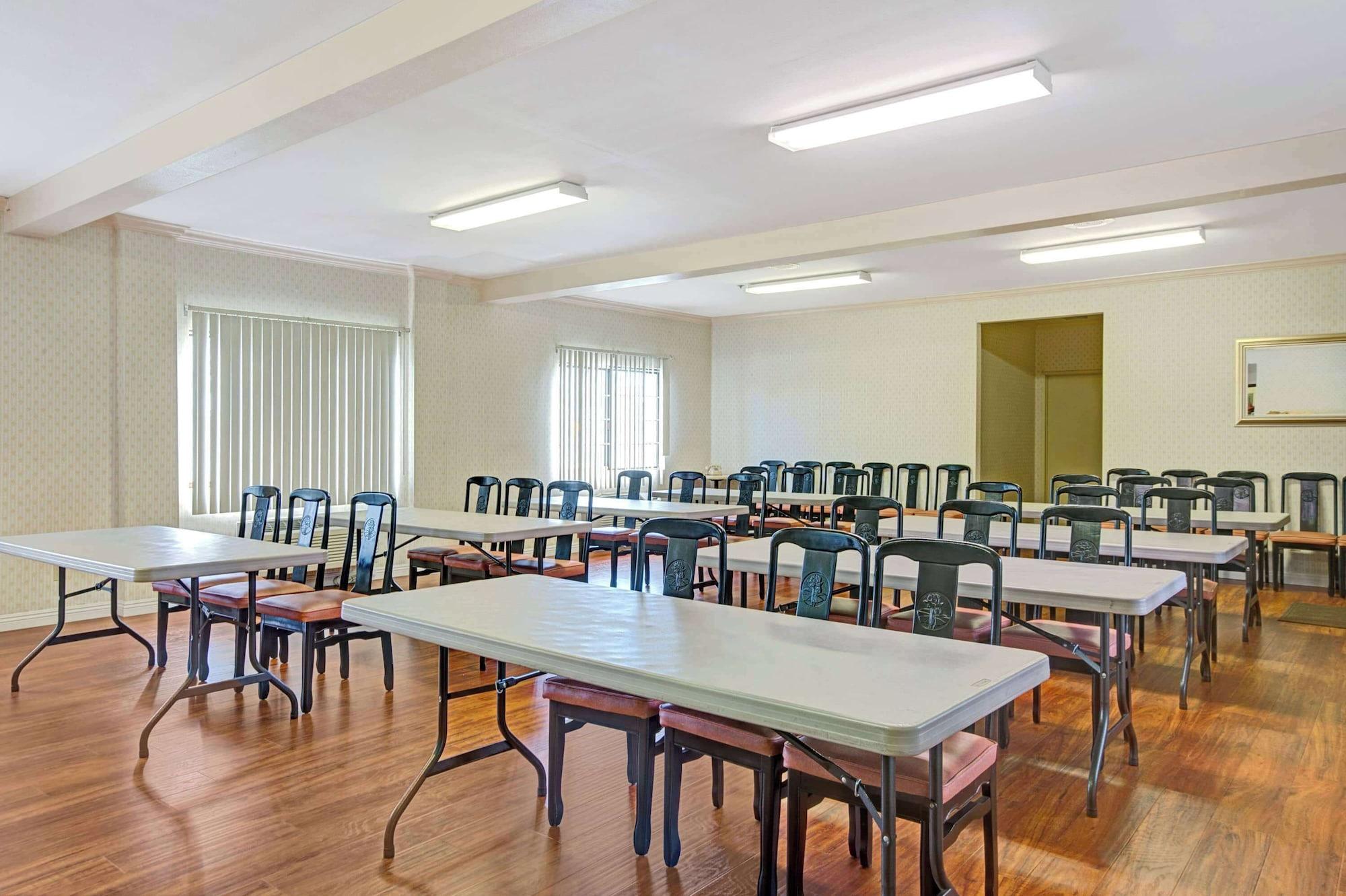 Sala de Reuniones Travelodge by Wyndham Lynwood
