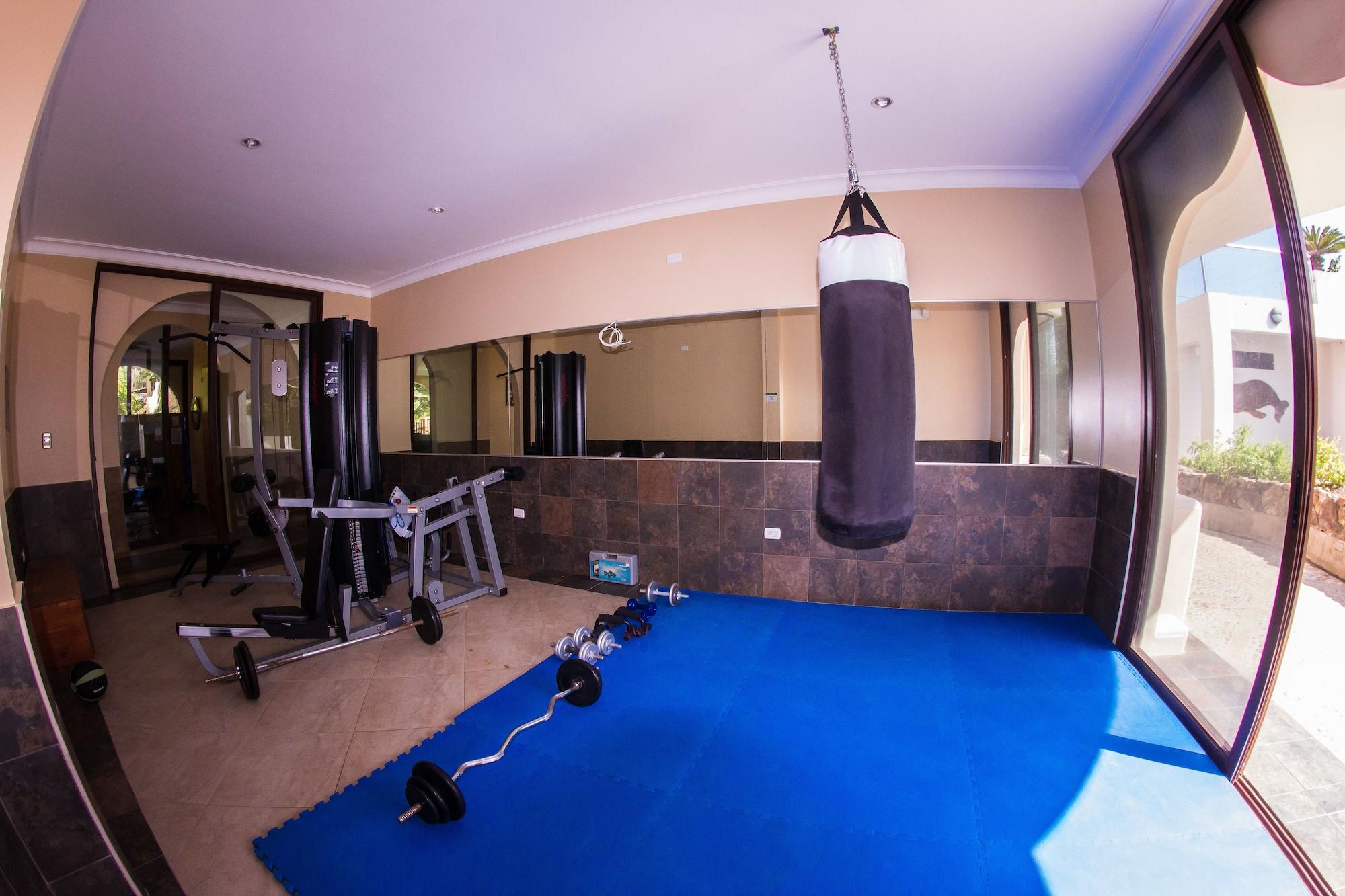 Gimnasio Dharma Beach Hotel