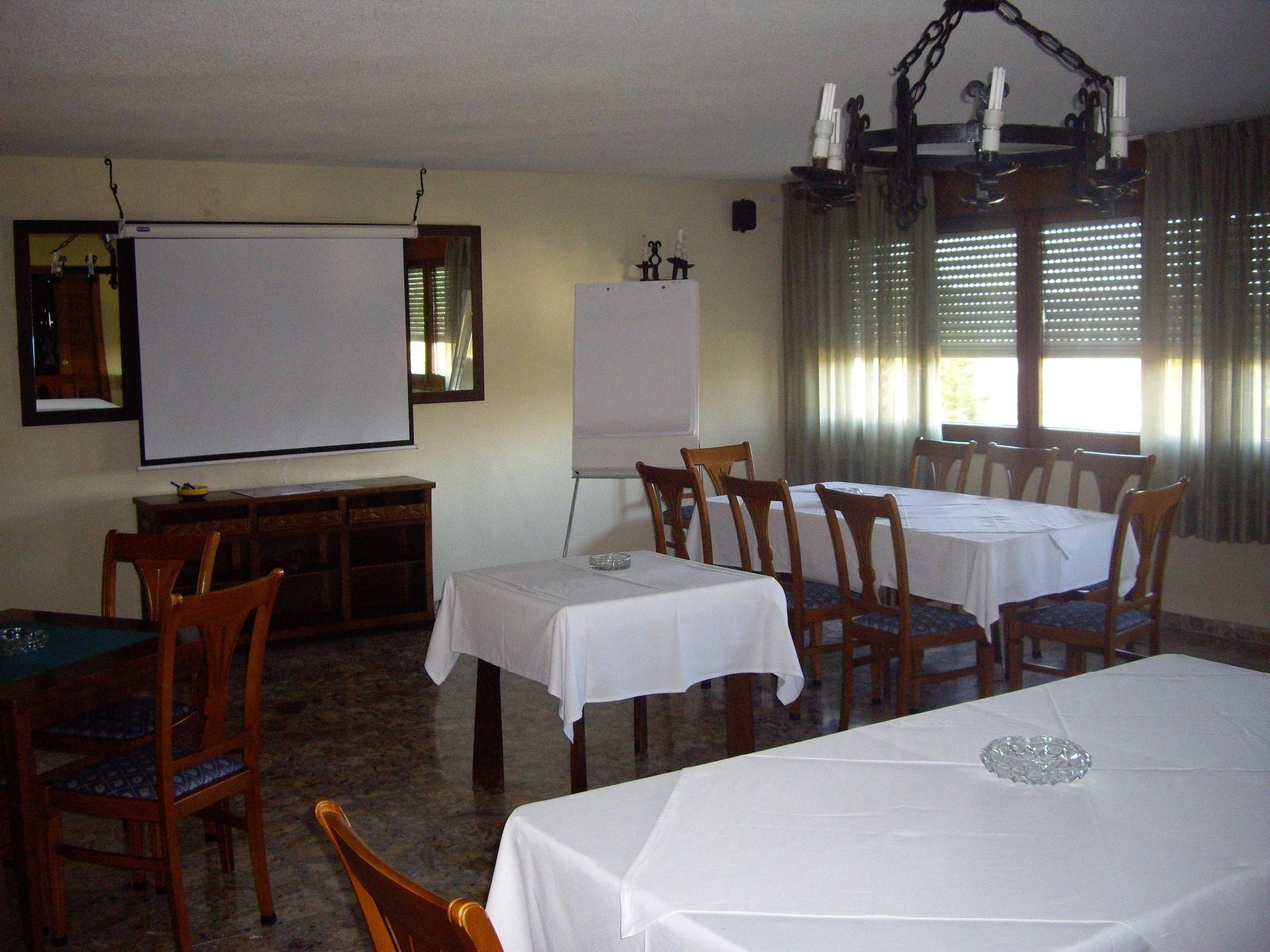 Sala de Reuniones Hostal Siete Picos