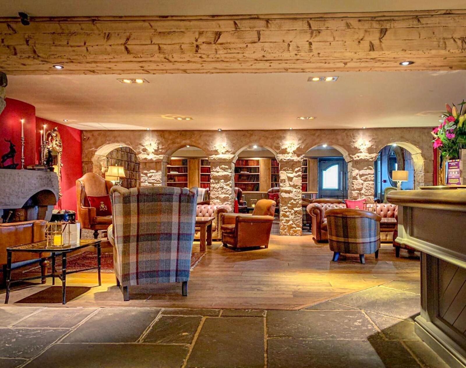 Vista Lobby Peak Edge Hotel