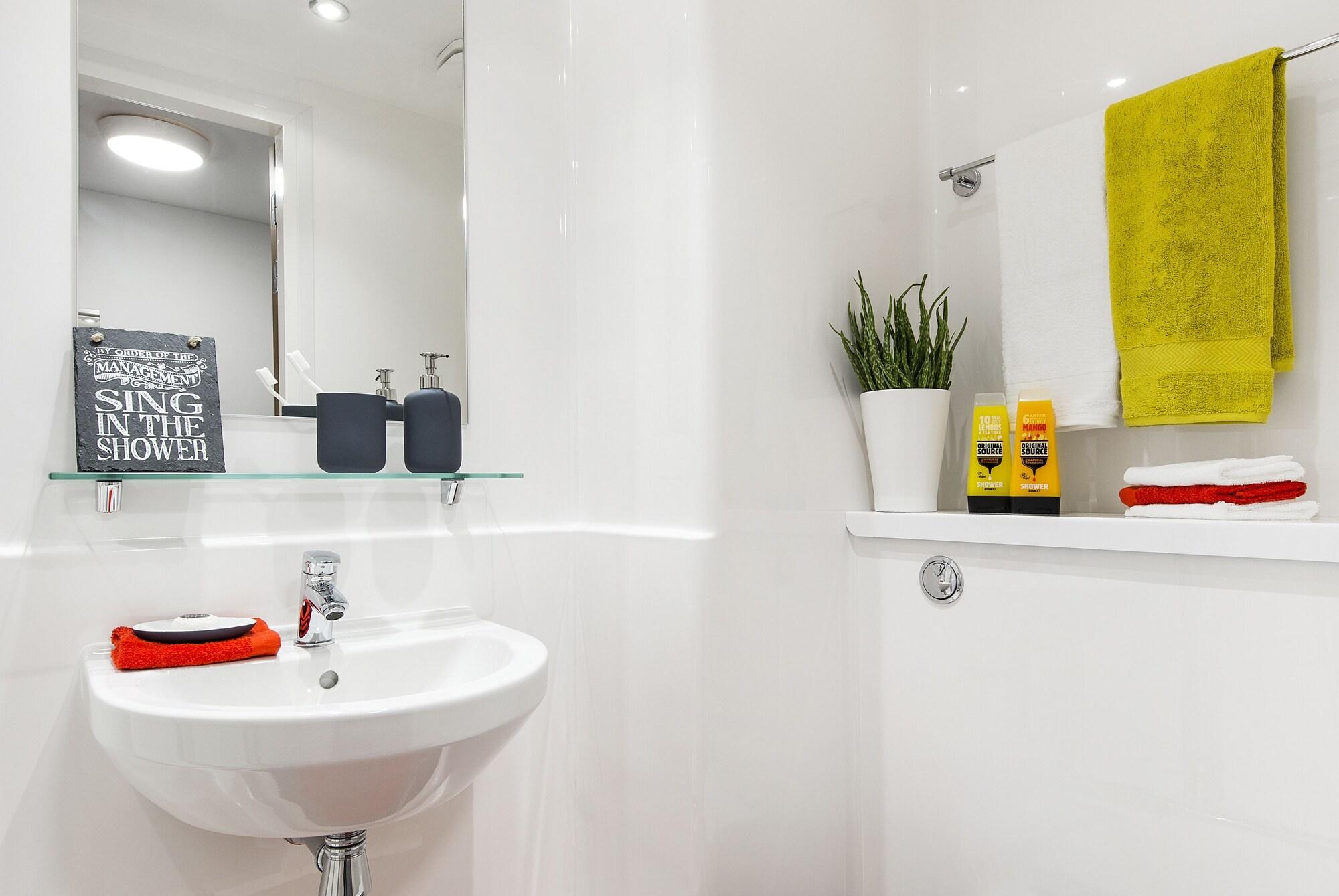 Equipamiento de Habitación Yugo Explore - Arofan House