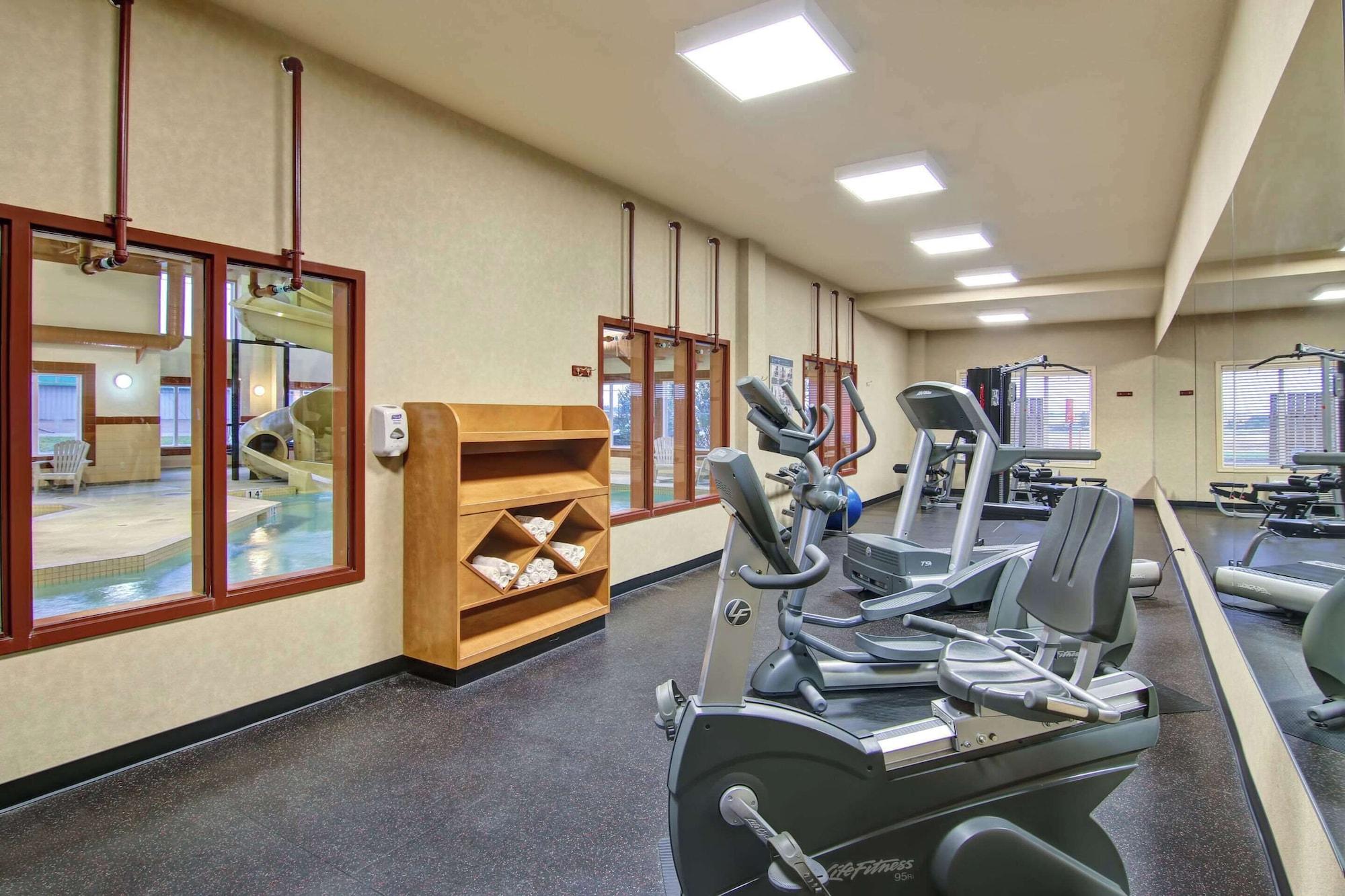 Gimnasio Clarion Pointe